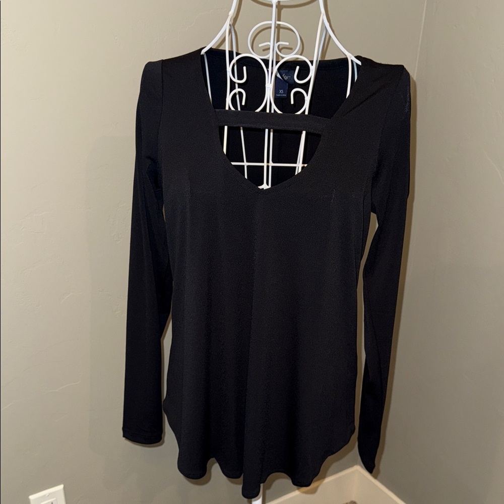 Daytrip Black V-Neck Long Sleeve Blouse